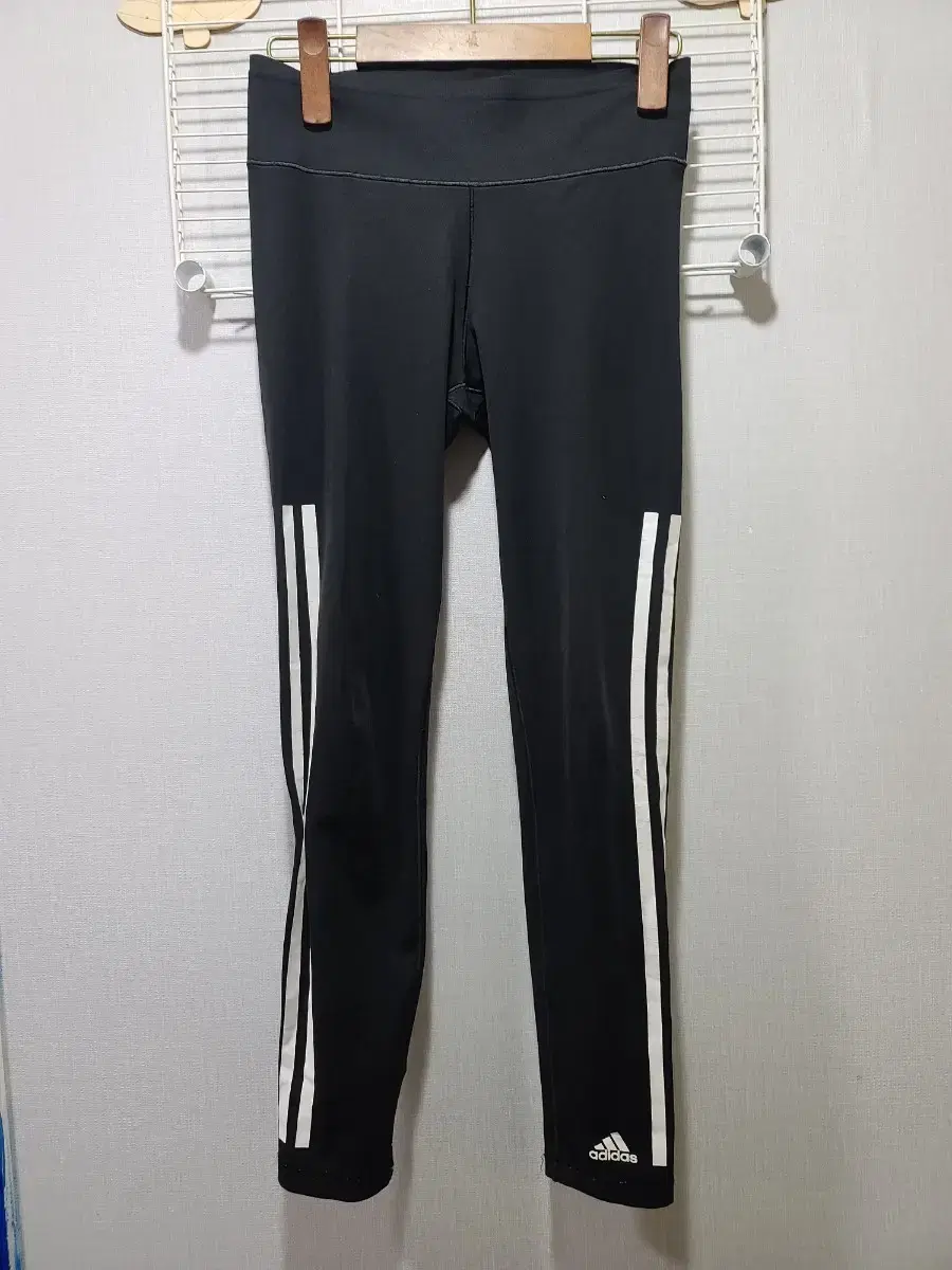 (85,xs) adidas 아디다as 레깅바지!! 디자인예뻐용 ㅎㅎ