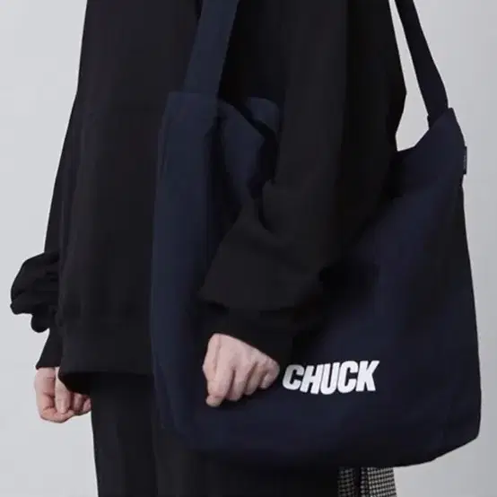 chuck 척 17fw 로고 투웨이백 네이비 navy