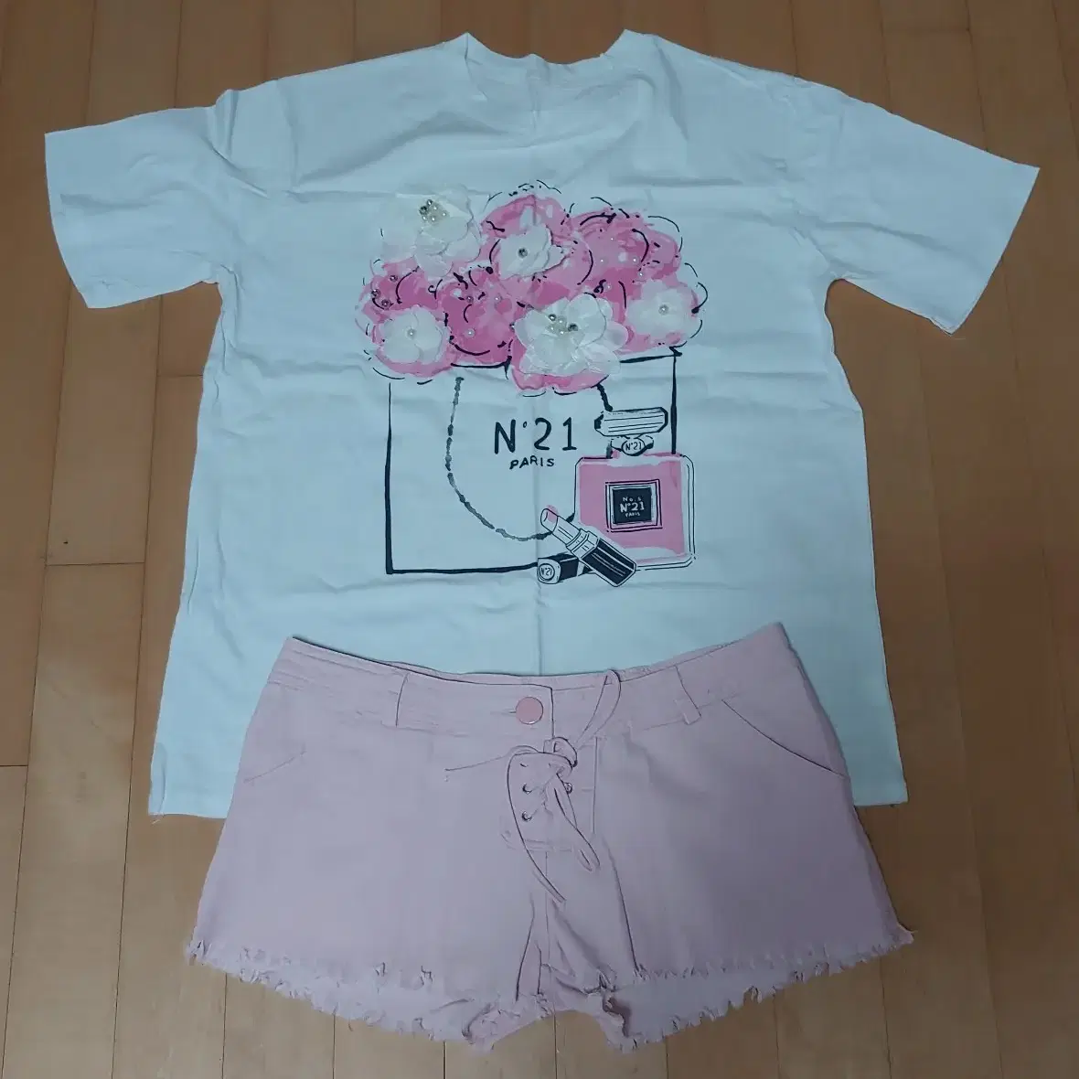 N.21 PARIS 티셔츠+핑크 핫팬츠(M) SET