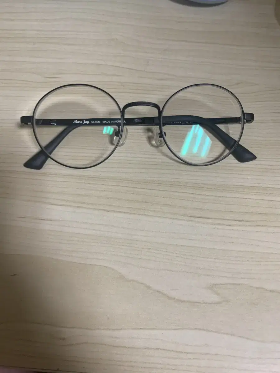 Circle glasses 