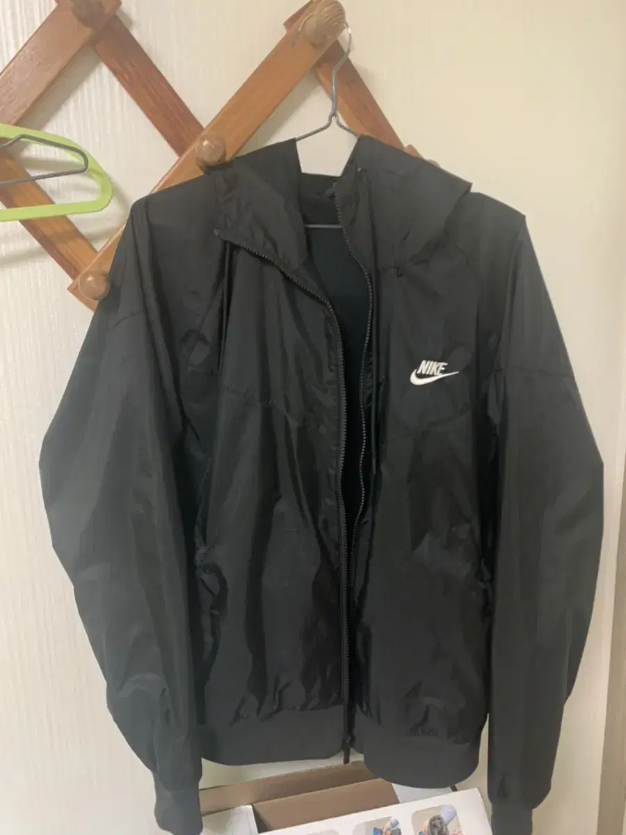 Nike Windrunner Black