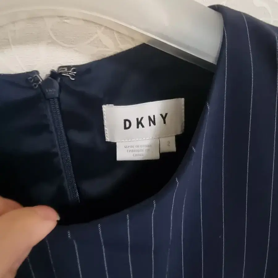 DKNY 스트라이프 원피스