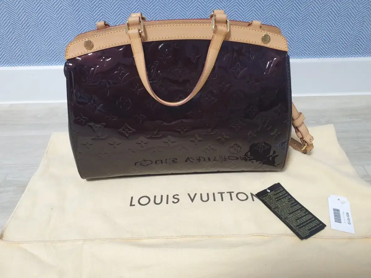 Louis Vuitton Vuitton Twist MM bag Pink Leather ref.270733 - Joli Closet