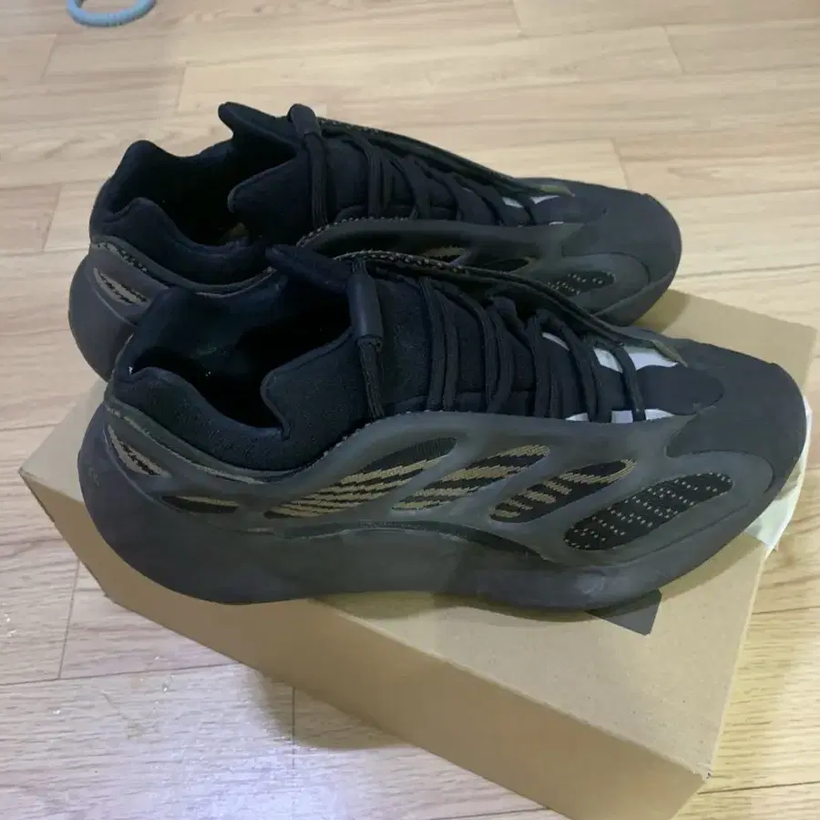 Air Yeezy700