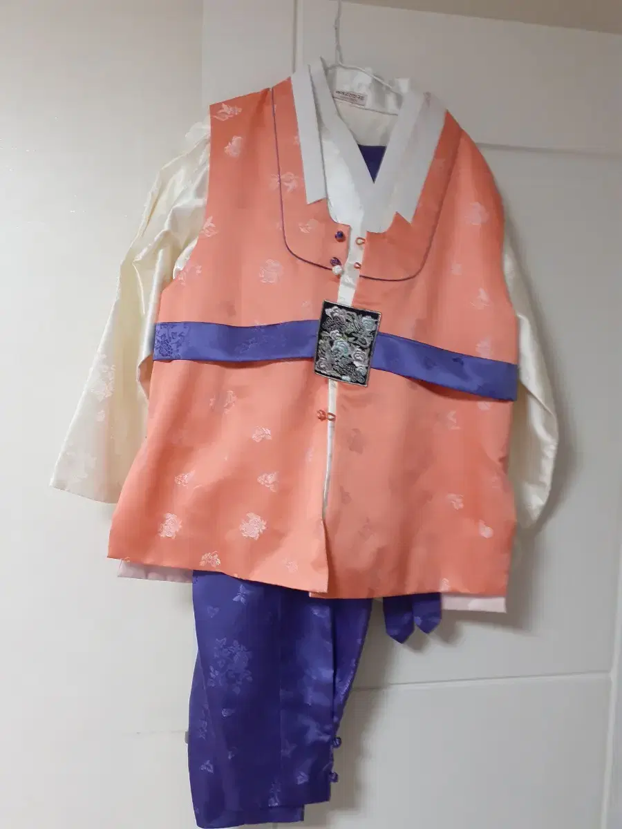 Back width of hanbok 55