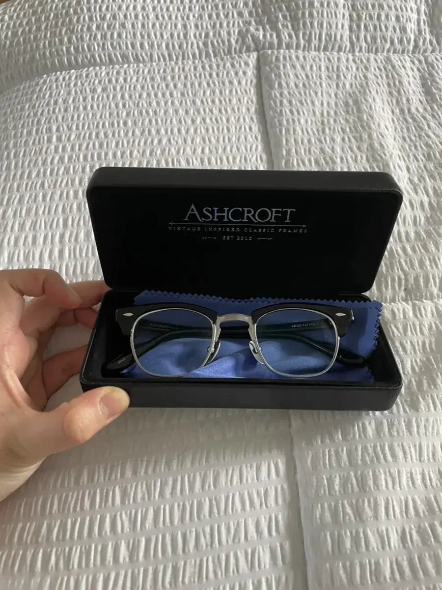 Ashcroft Chiba Glossy Black