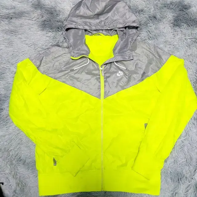 105 Nike Fluorescent Training Windbreaker Windbreaker 