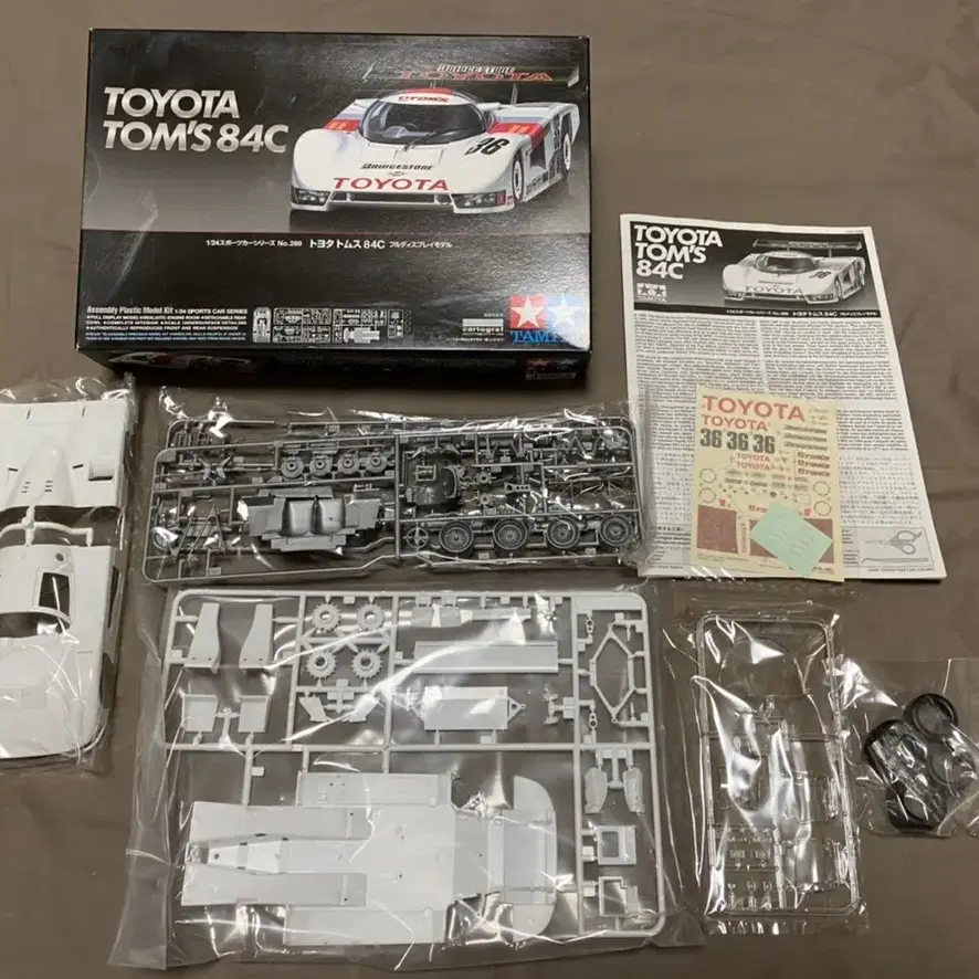 TAMIYA 1/24 Toyota Tom's 84C