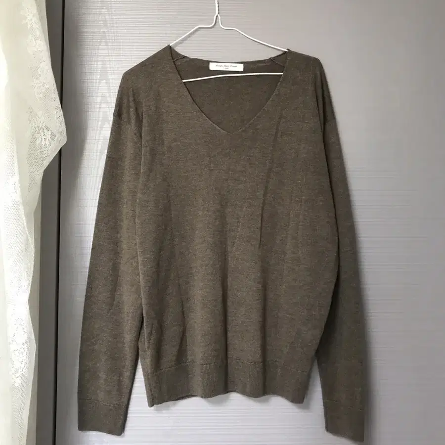 망고매니플리즈 silk wool v knit 브라운