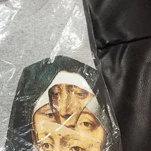 슈프림 수녀님 Supreme Nuns L/S Tee