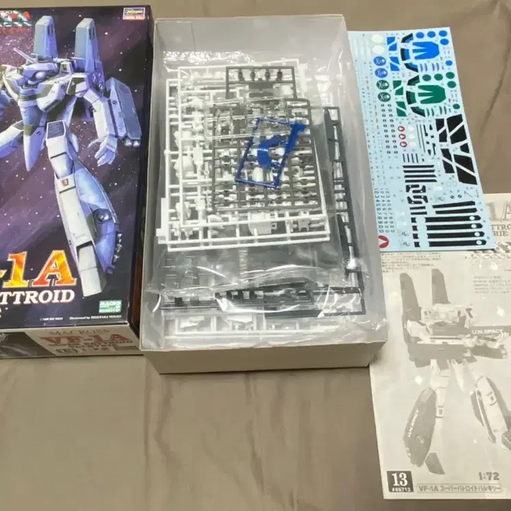 MACROSS VF-1A SUPER BATTROID VALKYRIE