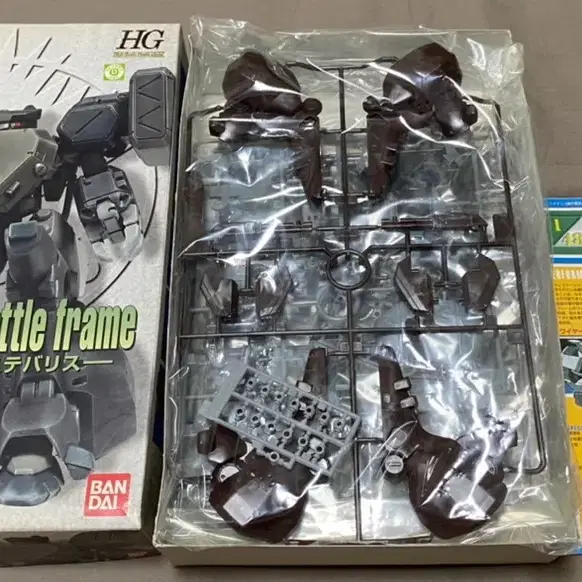 BANDAI 1/48 artillery battle frame