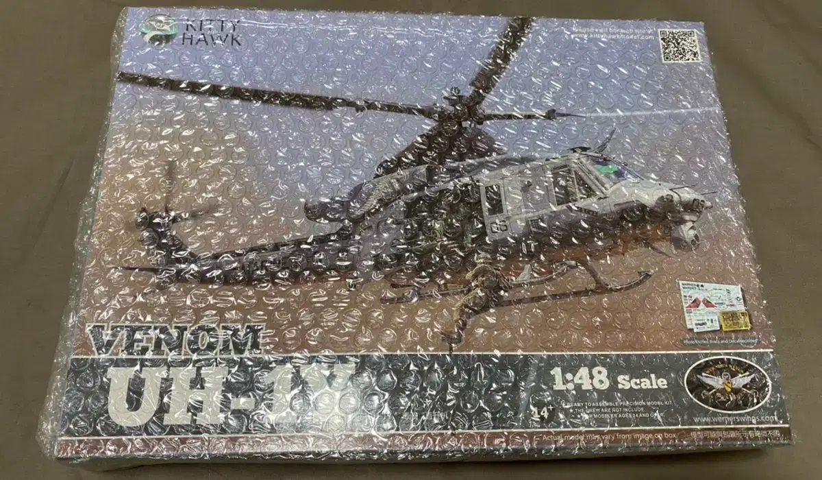 Kitty Hawk 1:48 Venom Model Kit UH-1Y