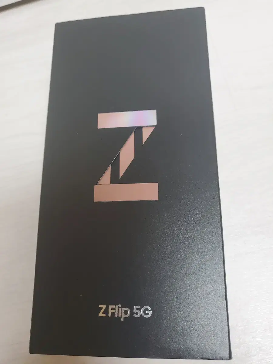 Z플립2 5G SK용 브론즈색상  미개통 팝니다