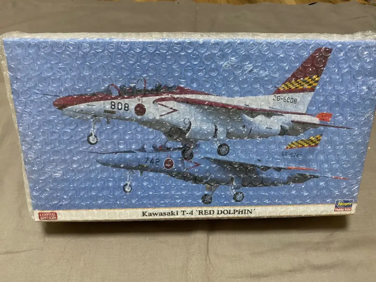 하세가와 1/48 Kawasaki T-4 'Red Dolphin'