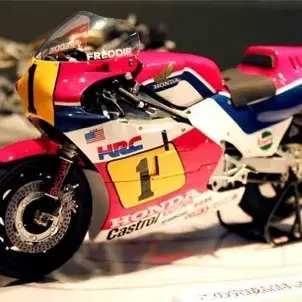 TAMIYA 1/12 Honda NSR500 1984 kit