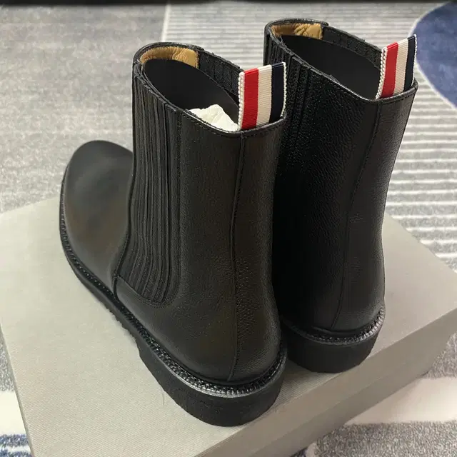 Thom Browne 톰브라운 첼시부츠 US11(280~285) 새상품