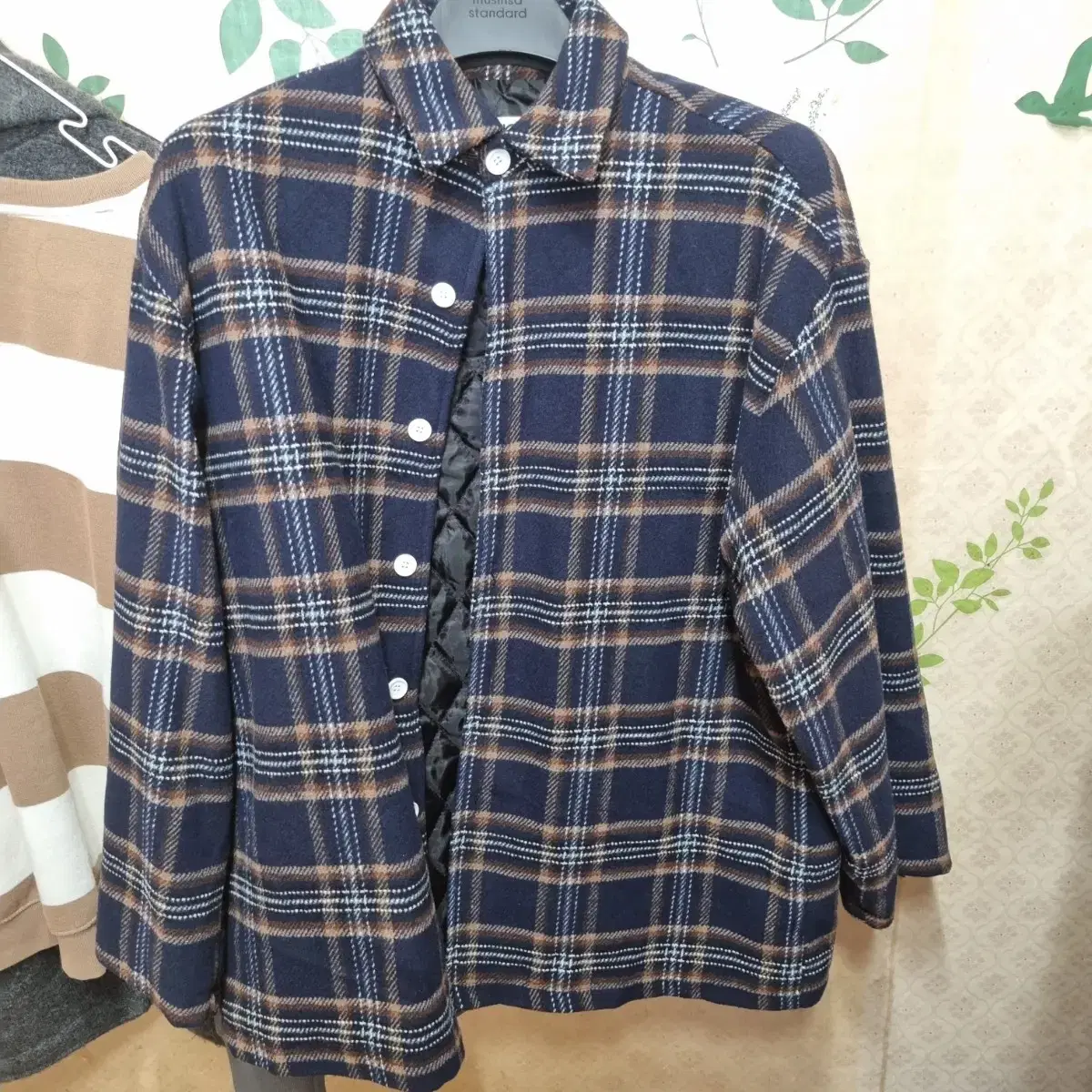 Sell checked jacket