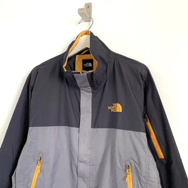 northface windbreak - goretex