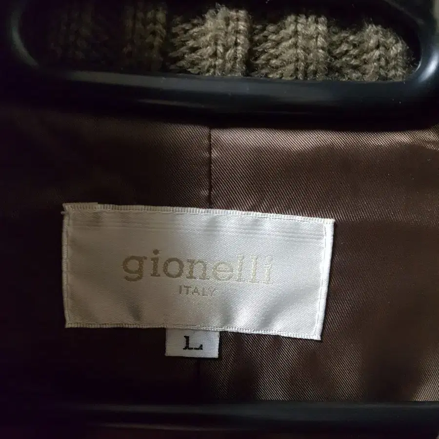 gionelli 수입니트