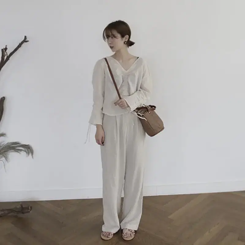 (새상품)어리틀빗 natural maxi linen pants