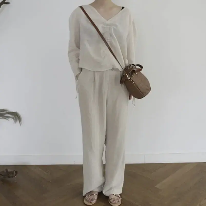 (새상품)어리틀빗 natural maxi linen pants