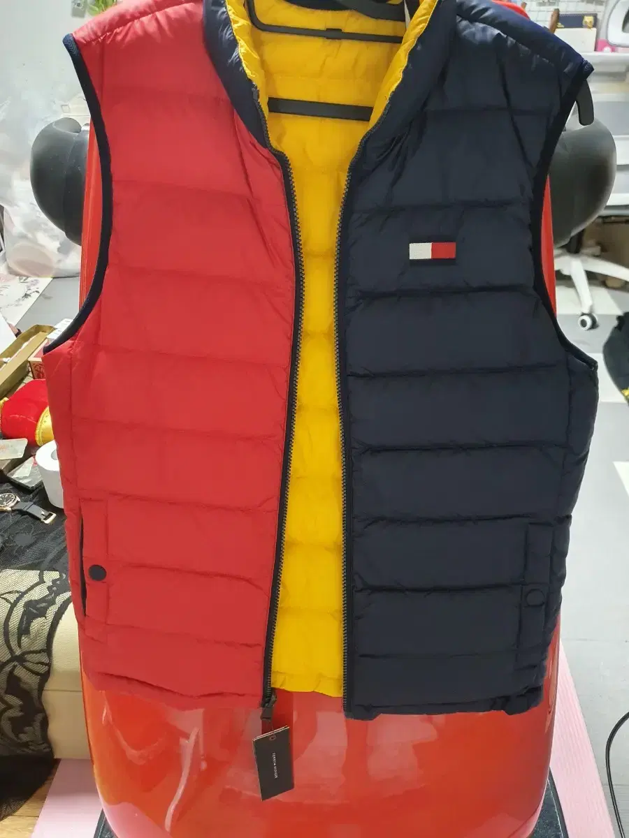 New Tommy Hilfiger Reversible Big Logo