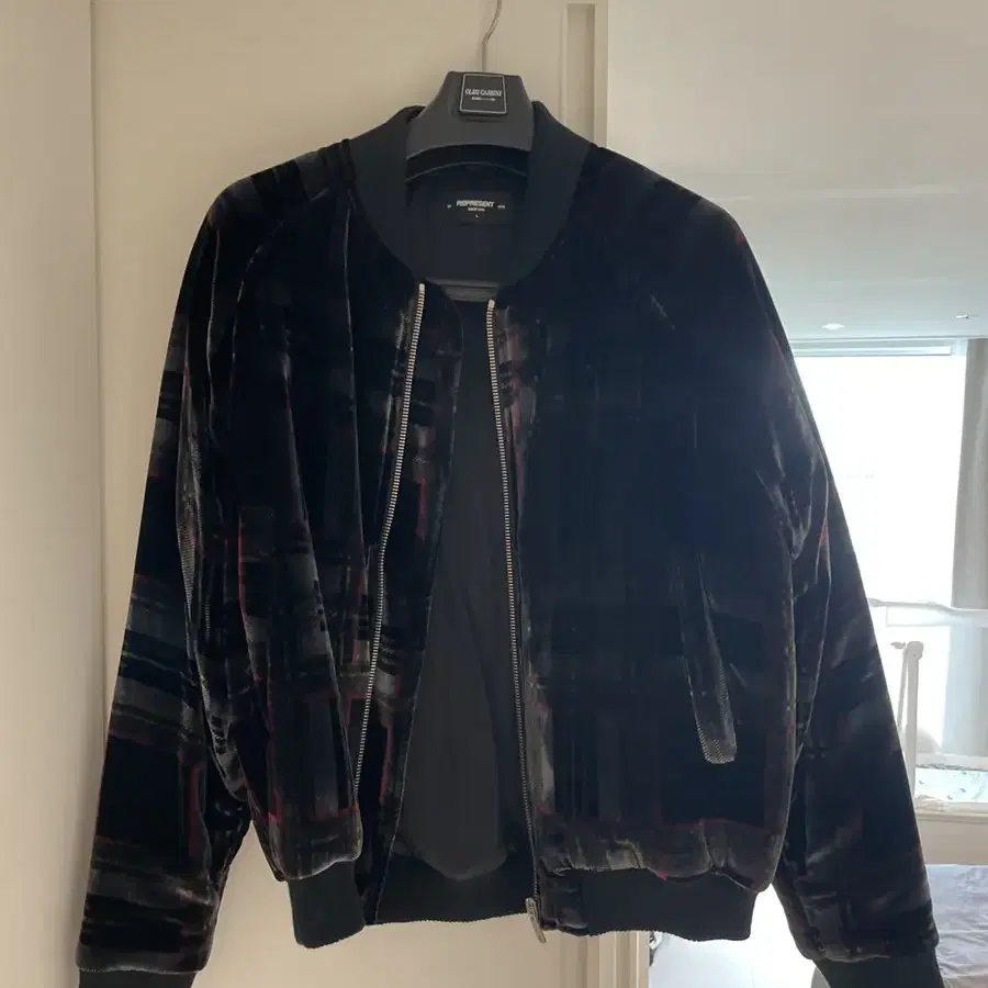 represent velvet bomber size L