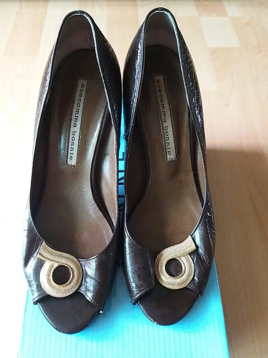 Chelsea Boni heels size 37