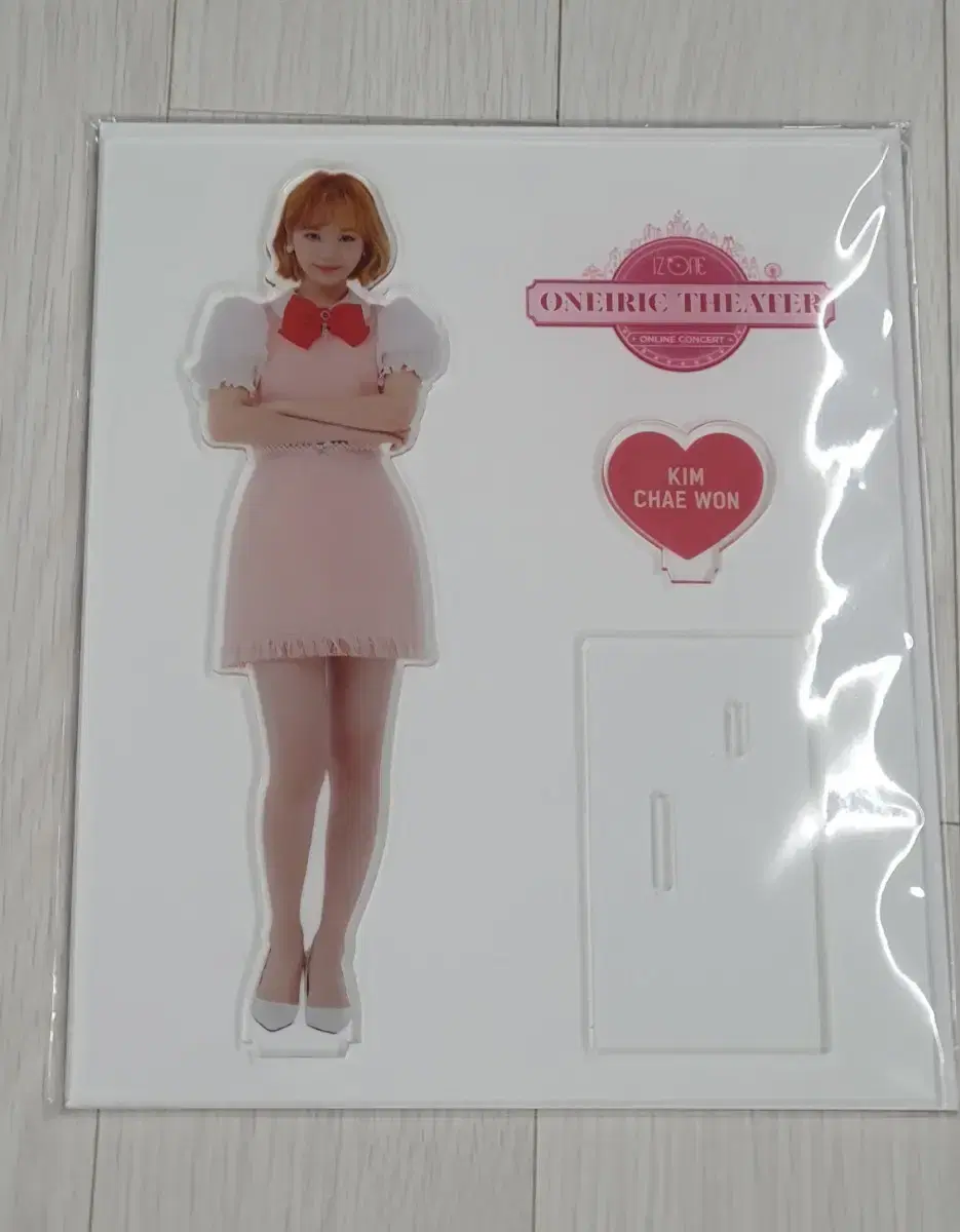 le sserafim,iz*one kim chaewon acrylic stand