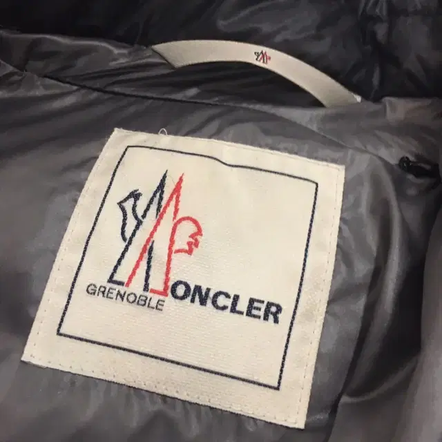 {백화점판}MONCLER(몽클레어) 양가죽 패치 라이더 패딩 자켓