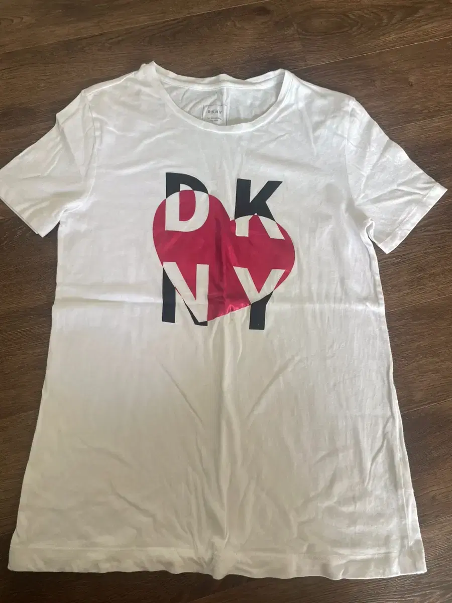 dkny 디케이엔와이 티셔츠