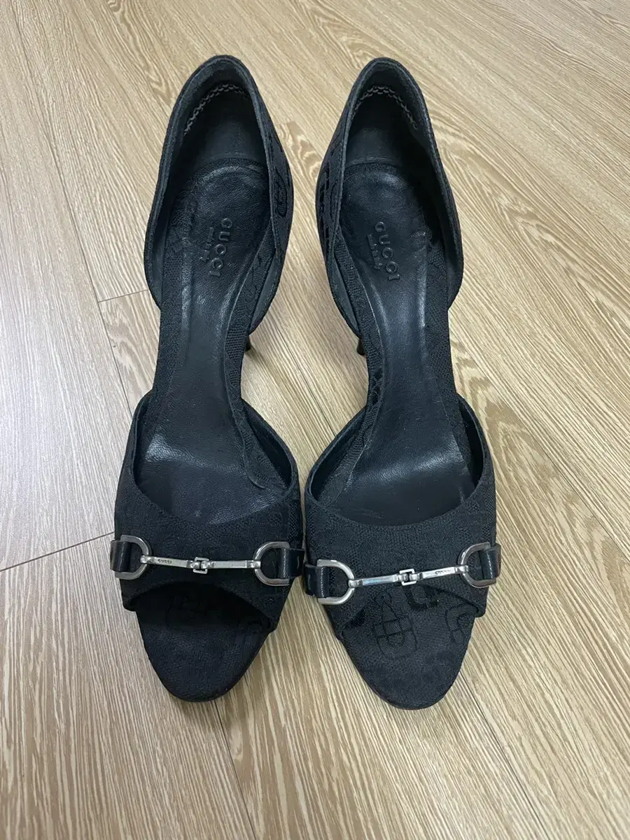 Gucci High Heels (original/shipping/negotiable)