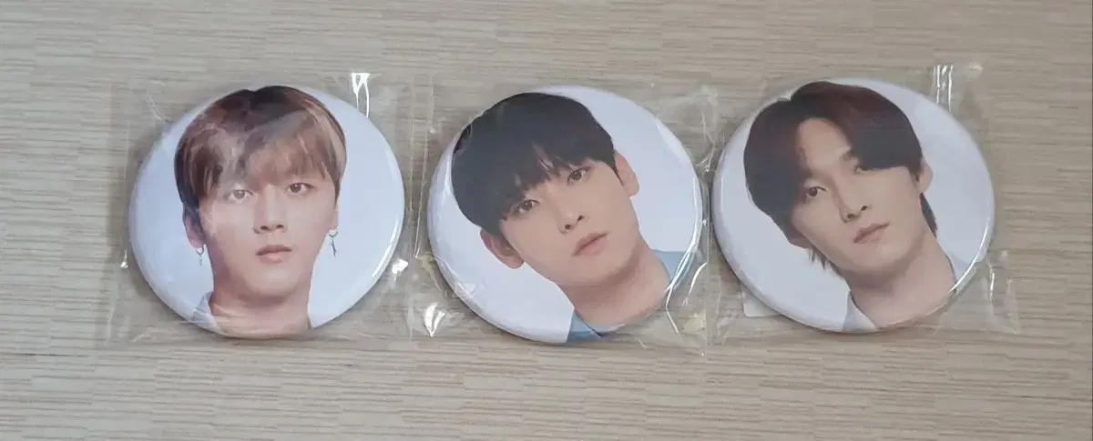 SF9 Nippon Goods Random Can Badge