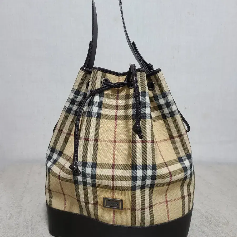 SALE (정품) BURBERRY 노바체크 복조리백