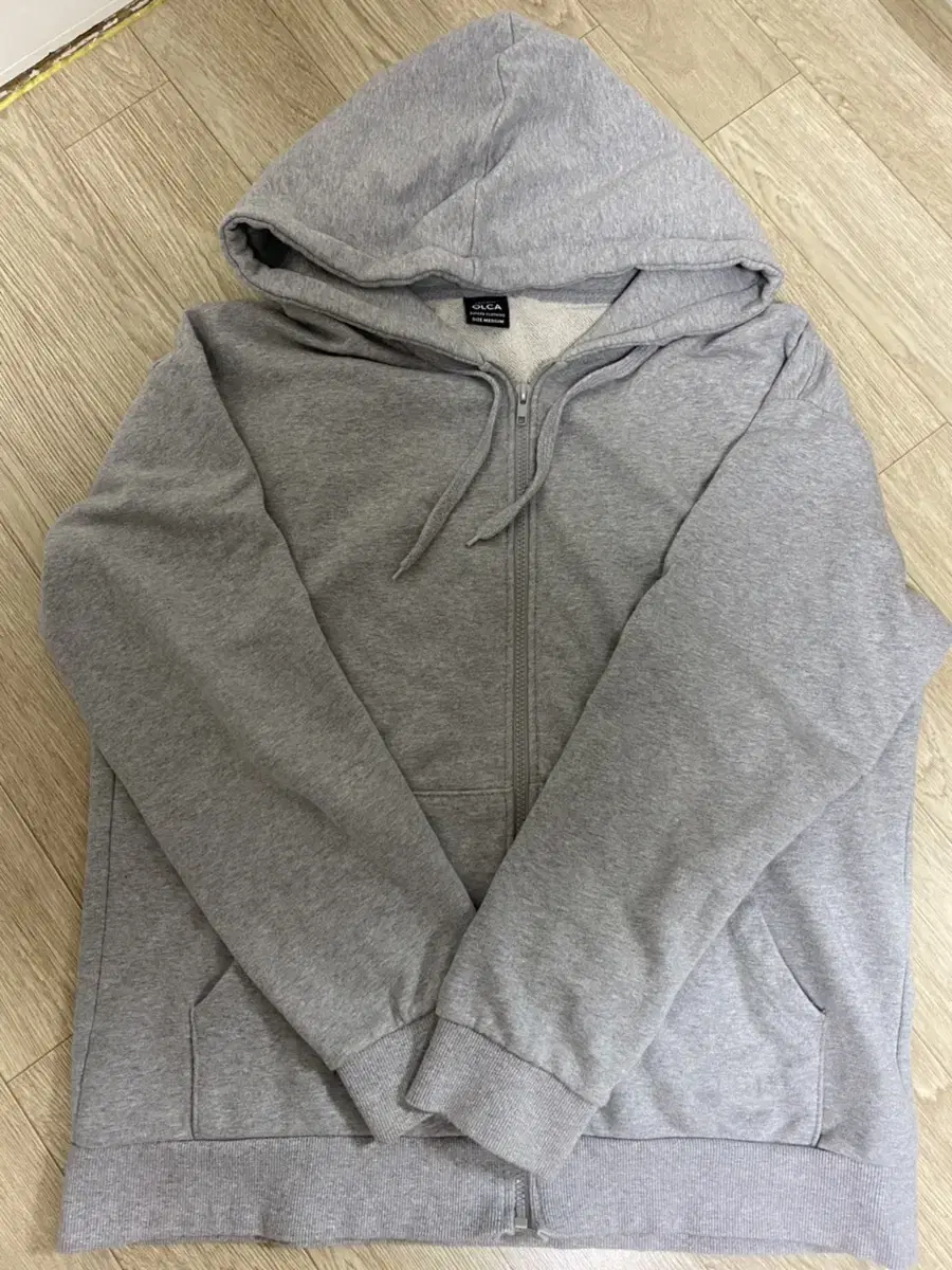 Gray plain hooded sweatshirt