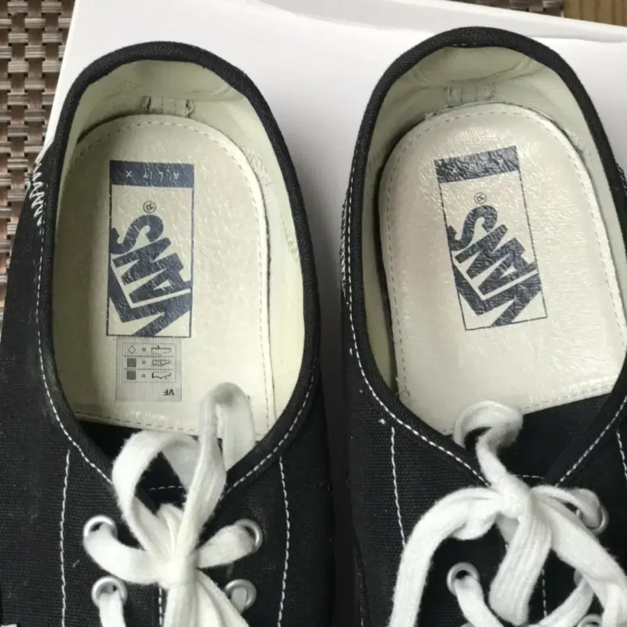 알릭스 x 반스 alyx x vans 어쎈틱