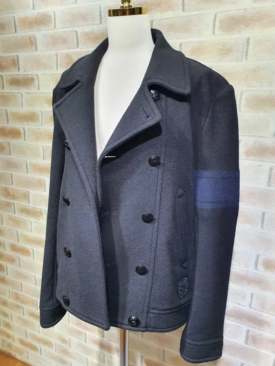 Vinpole 100% wool double coat in excellent condition