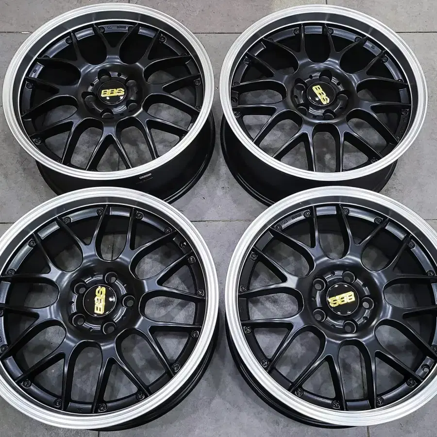 18인치 BBS RSGT.st 무광블랙폴리쉬 신품휠 1대분