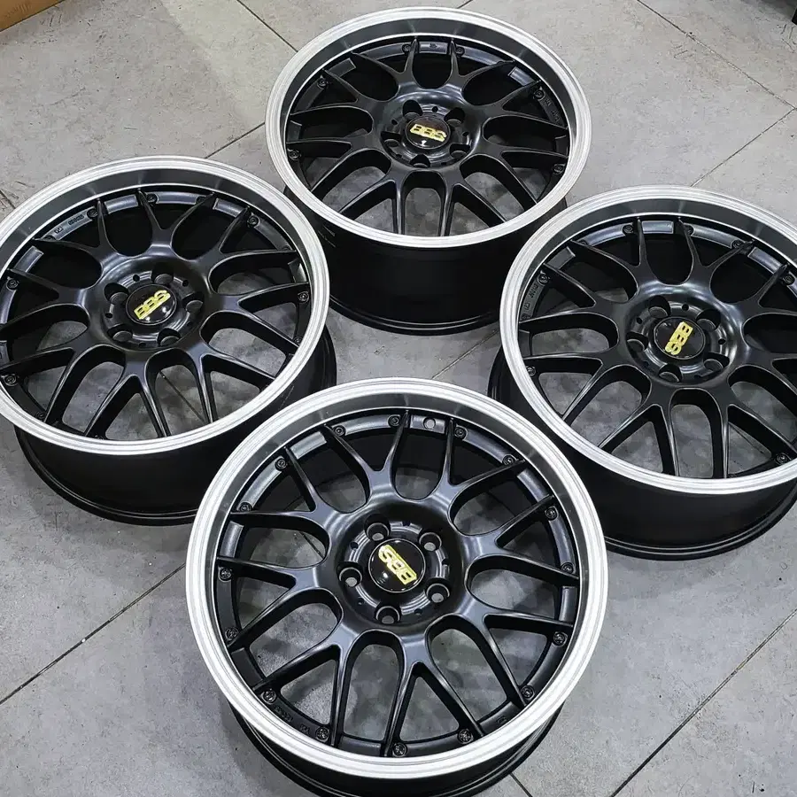 18인치 BBS RSGT.st 무광블랙폴리쉬 신품휠 1대분