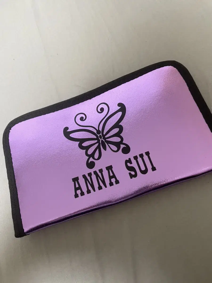 I'm selling my Anna Sui wallet!