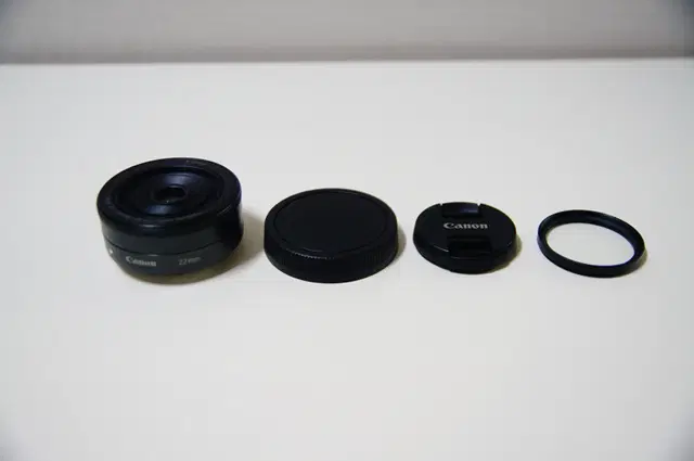 [캐논] EF-M 22mm f2 STM 단렌즈 팝니다.(15만원)