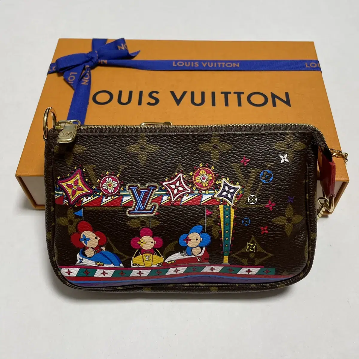 (Genuine)Louis Vuitton Christmas Mini Pochette AccessorySua / New / Limited