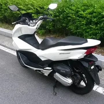 광주광역시 혼다오토바이 PCX125 팝니다.