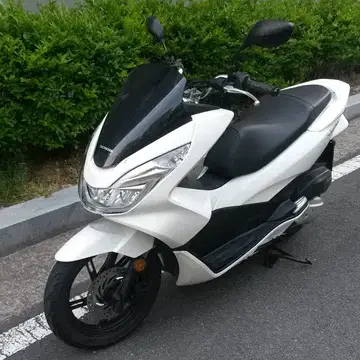 광주광역시 혼다오토바이 PCX125 팝니다.