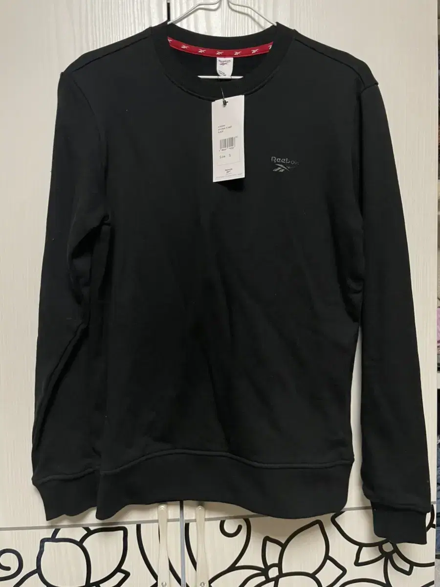 Reebok Men's Sweatshirt New Product