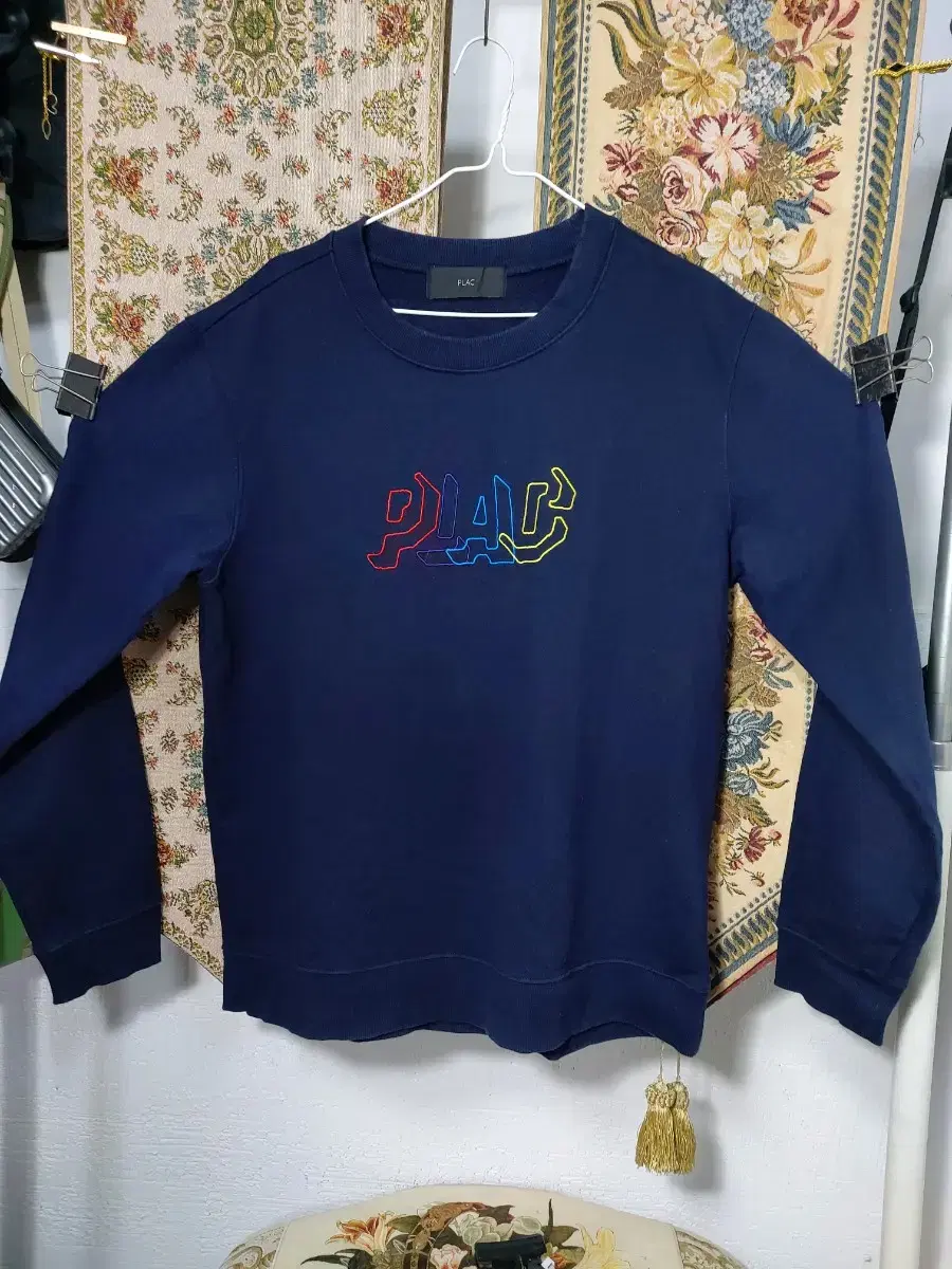 L Plaid jin embroidered logo top