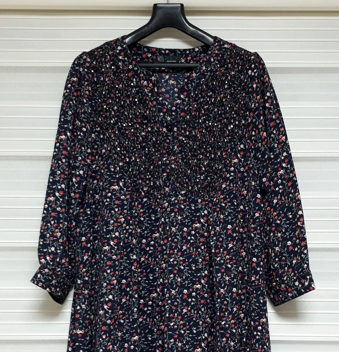 New product/Flower Bead Long Blouse/Navy