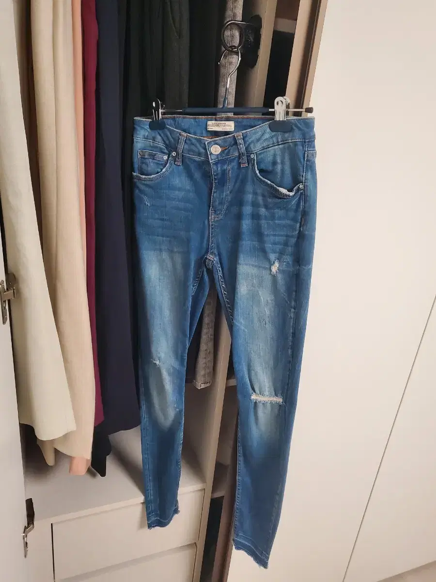 Zara Skinny jin 25