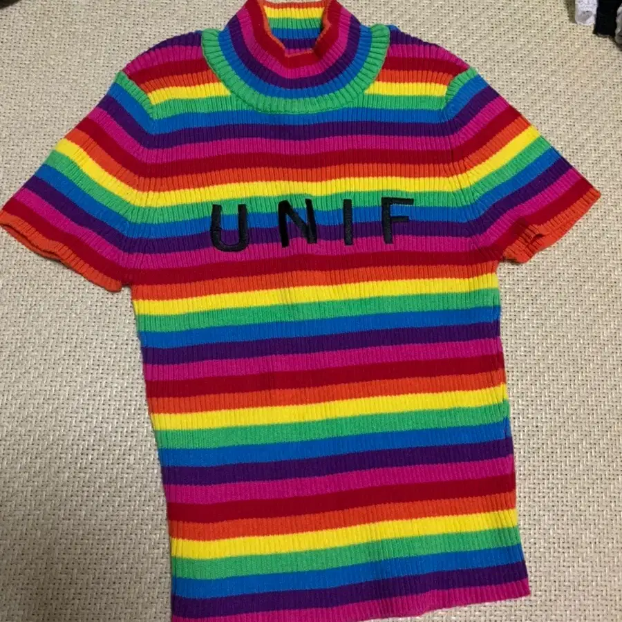 UNIF 유니프 로고 레인보우 T